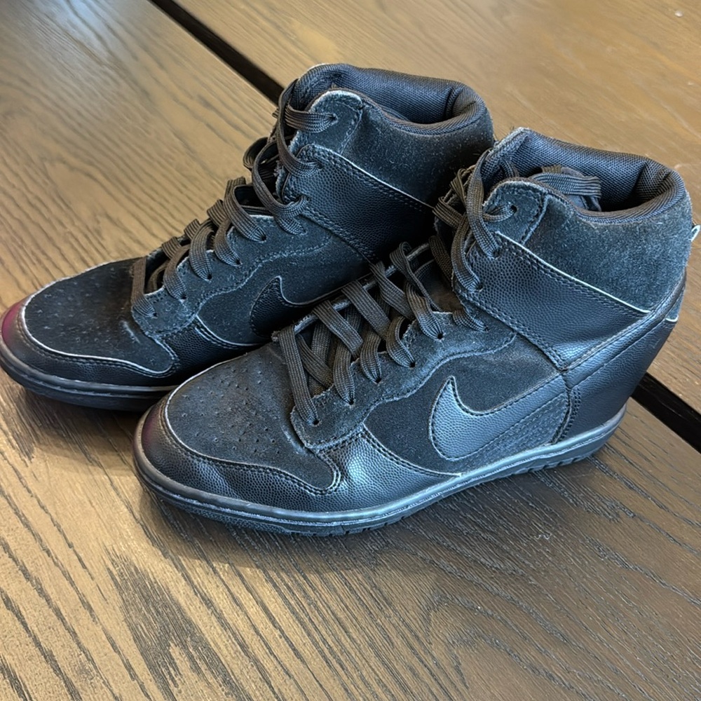 Nike wedge sneaker